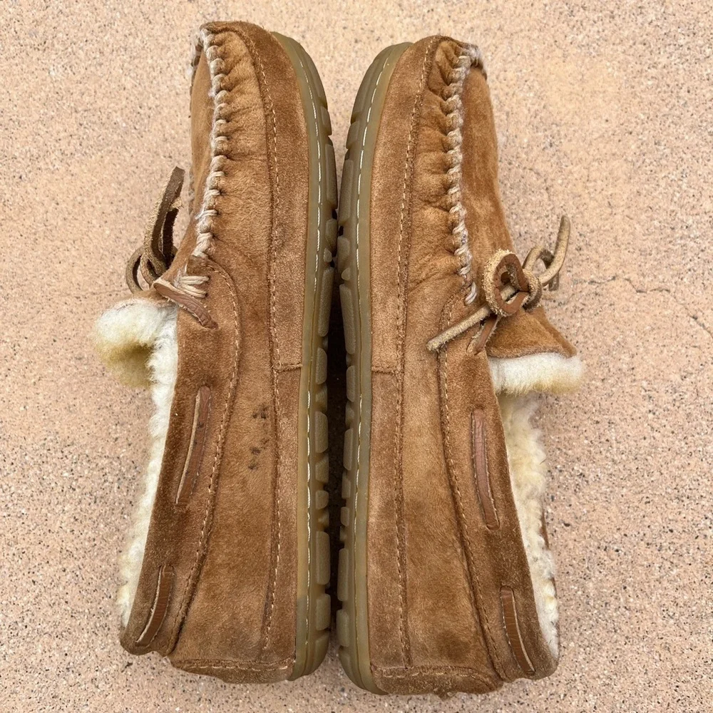 L.L. Bean Kids Moccasins Slippers Hard Bottom Lamb’s Fur Sz 4 Girl Boy